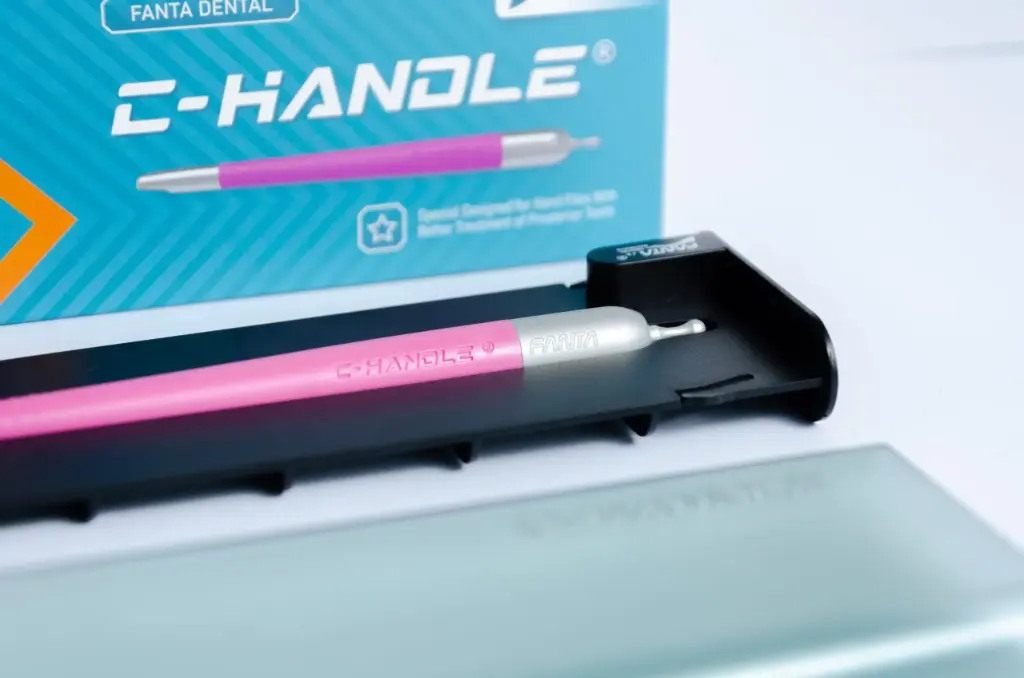 [CHC11] C-HANDLE